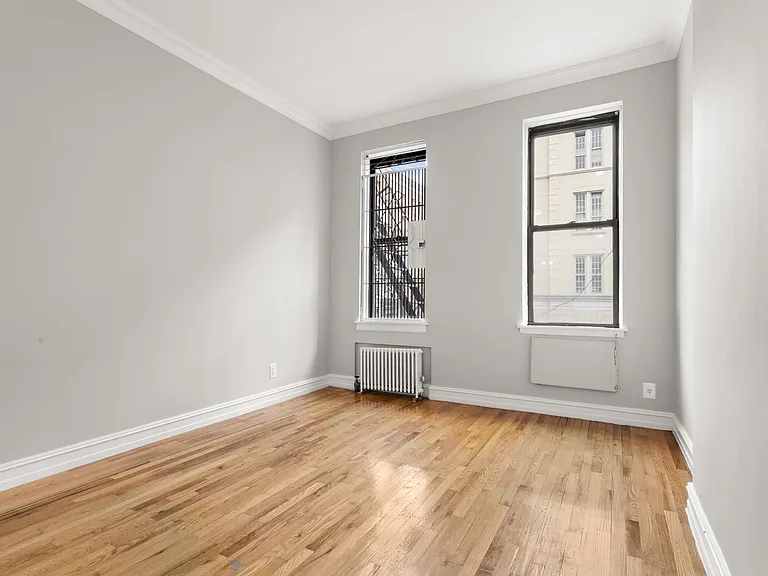 452 E 78th St #1B — Photo 2