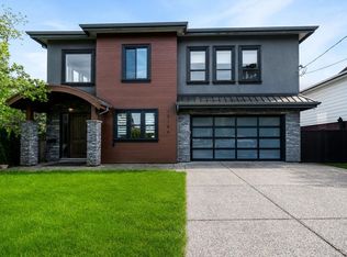 15764 Buena Vista Ave, White Rock, BC V4B 2A1