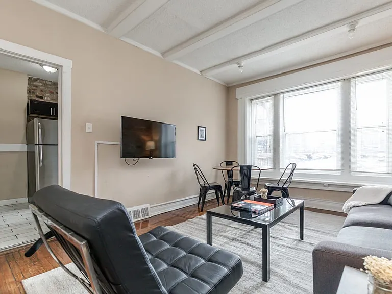 Lyndon Apartment — Photo 52