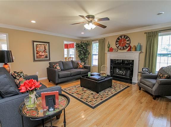 3rd image of 2342 Amber Glen Dr