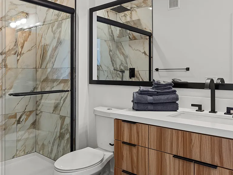 911 Park Ave #250 — Photo 8