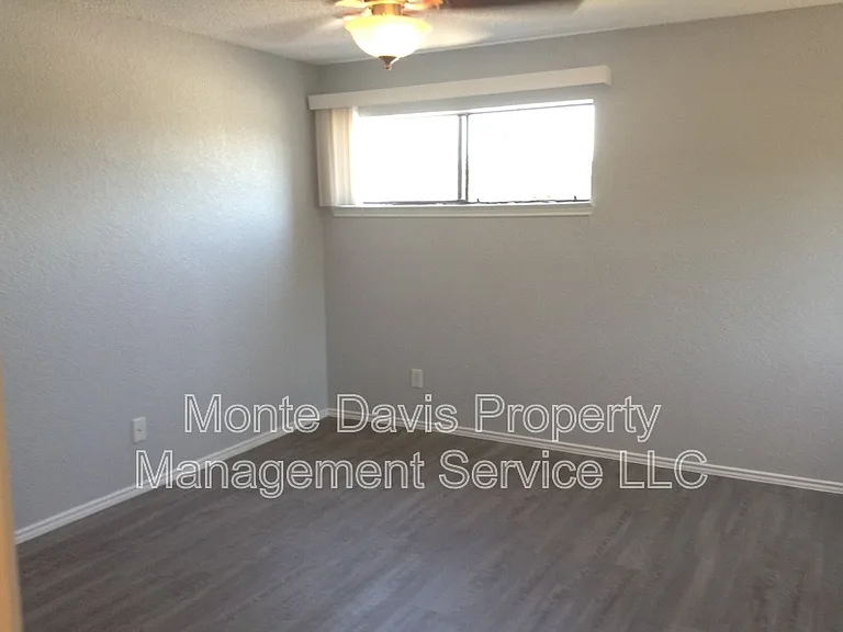 2001 Kenneth Ave #A — Photo 11