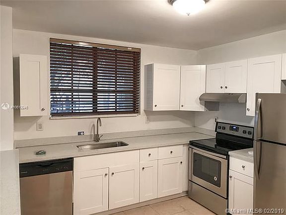 3rd image of 632 15th St APT 103
