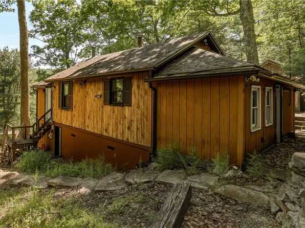 160 Forest Ave, Somerset, PA 15501