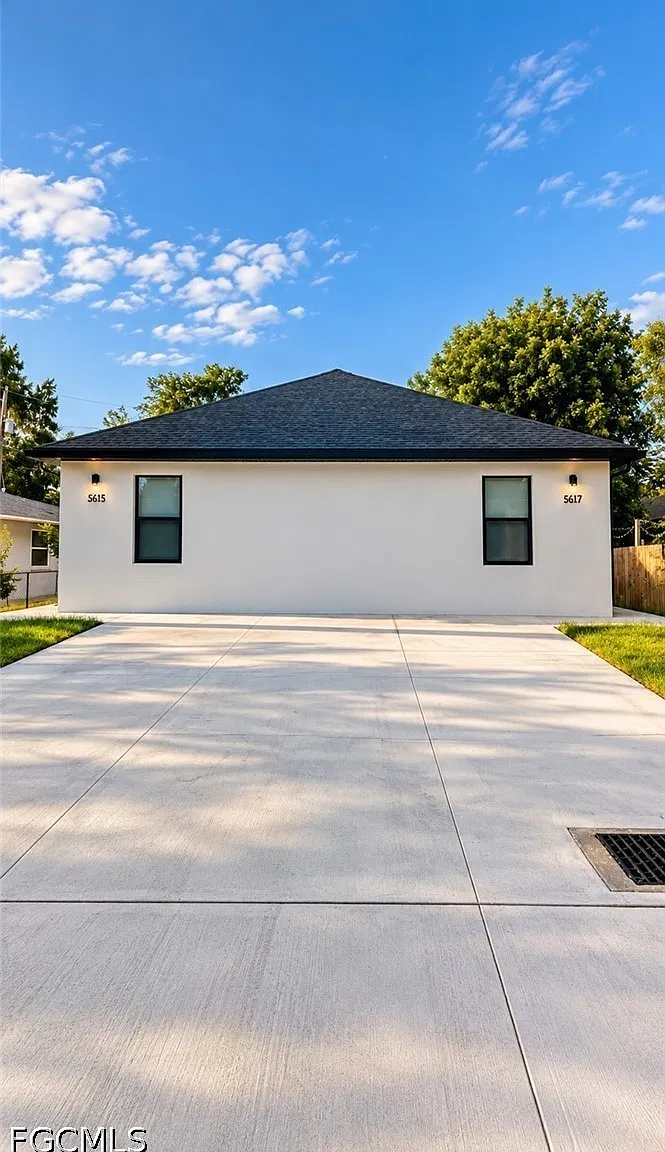 3 bed, 2.0 bath, 1200 sqft, $2,050 — Photo 1