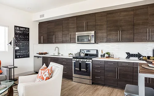 11811 Culver Blvd. Photo 1