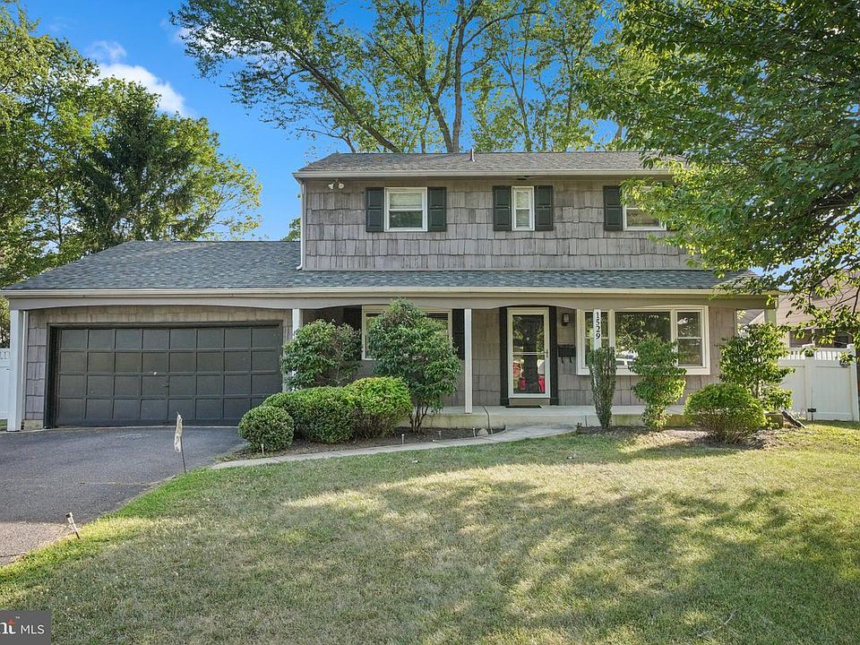 1st image of 1529 Pleasant Dr