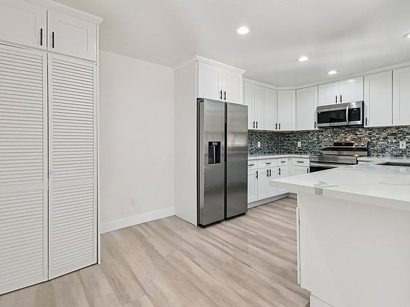5th image of 4665 Home Ave #4677-82