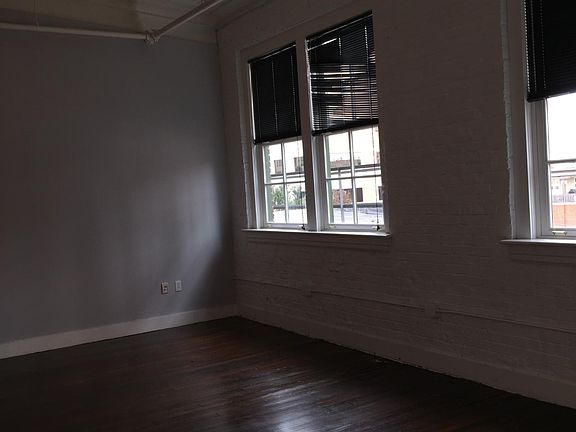 5th image of 17 Church Ave SW APT 204