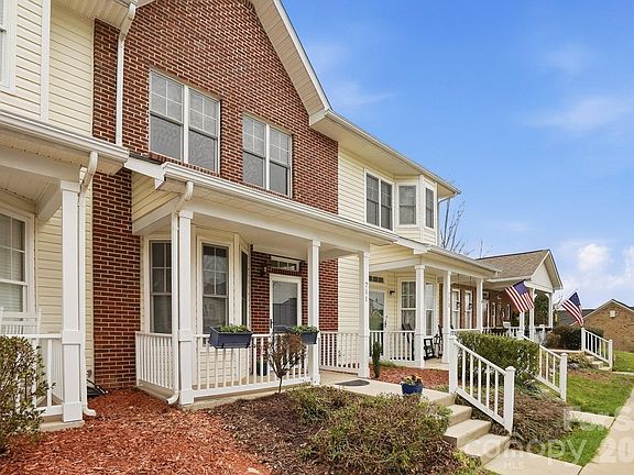 4th image of 711 Stone Village Dr