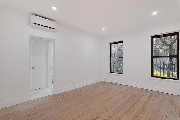 Rented by BARNES New York | media 9