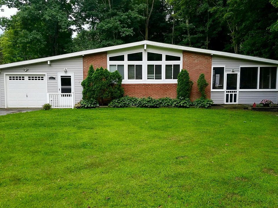 1st image of 3 Spruce Dr