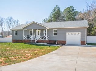 146 Old Home Place Dr, Lexington, NC 27295