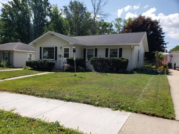 1273 Marian Ln, Green Bay, WI 54304