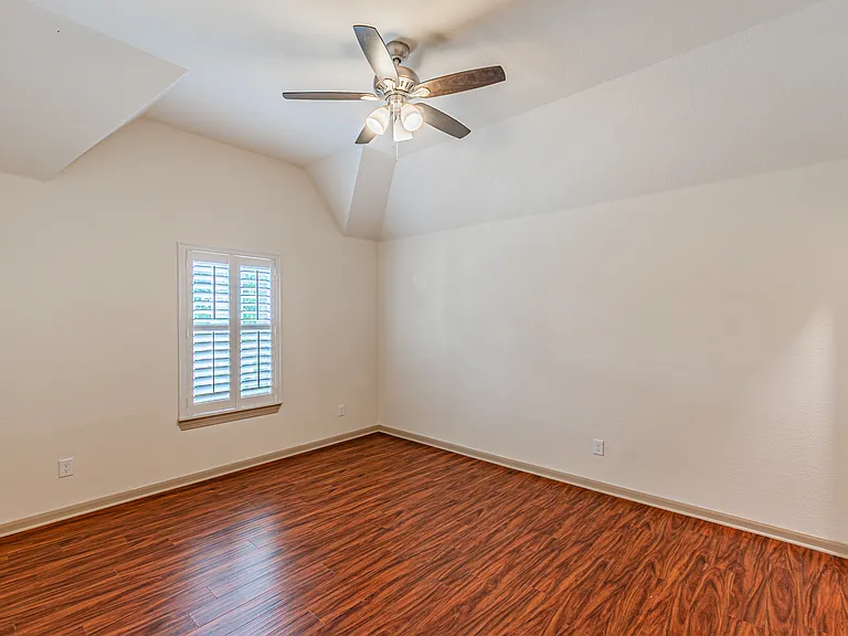 15097 Blakehill Dr — Photo 42