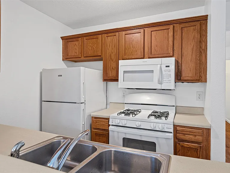 1307 Concho St #A — Photo 10