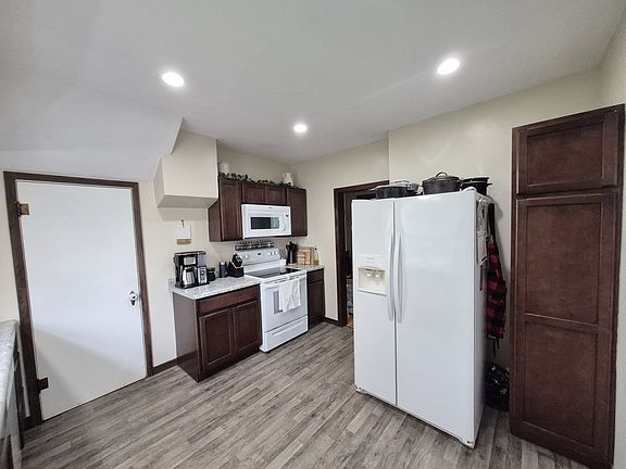 4th image of 706 2nd St SW
