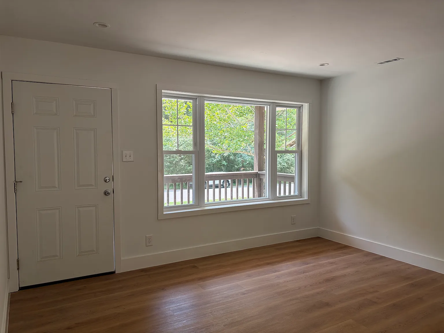 3 bed, 1202 sqft, $2,750 — Photo 4