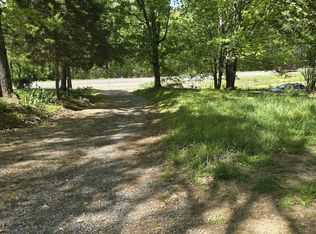 21 Lost Ln, Mc Ewen, TN 37101