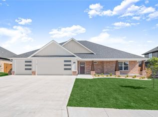 510 Bronco St, Centerton, AR 72719