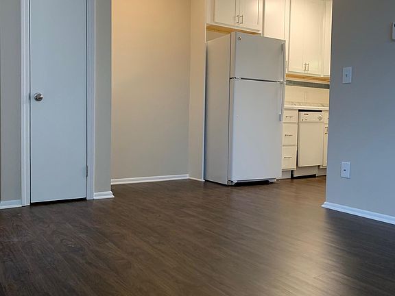 3rd image of 1015 Concord Ave APT B1