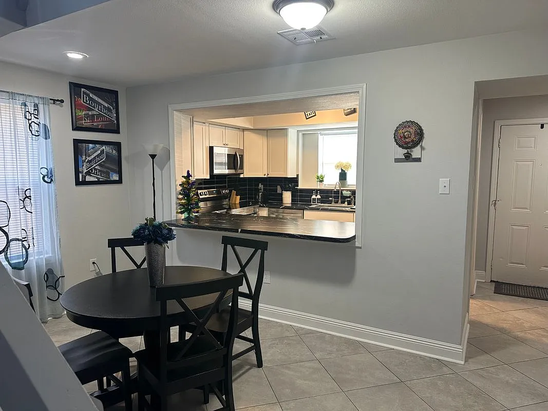 2 bed, 2.5 bath, 1532 sqft, $1,500 — Photo 3