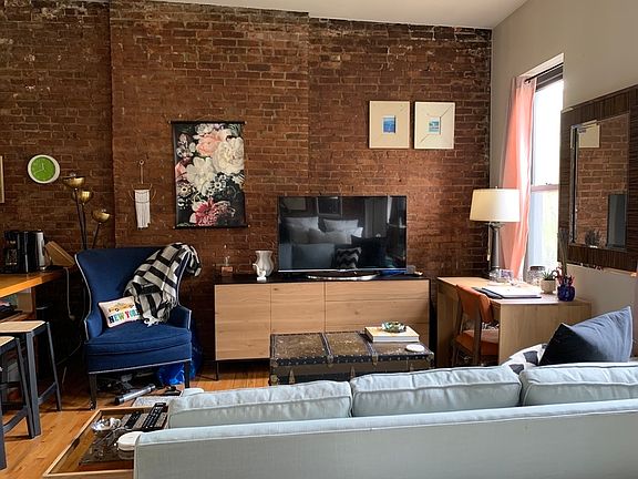 3rd image of 155 W 91st St #Da
