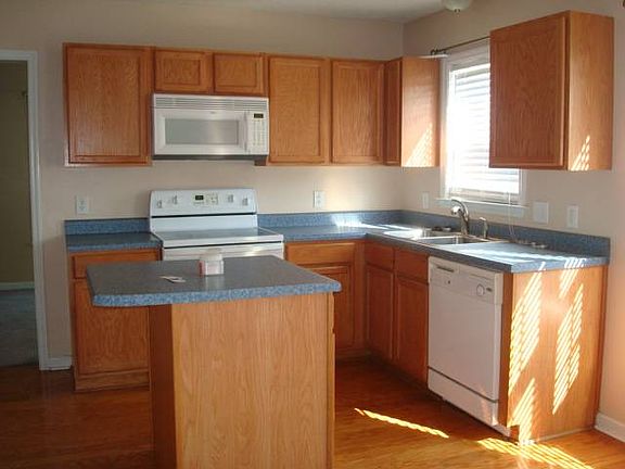 2nd image of 103 Baldwin Ct