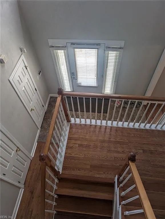 3 bed, 2.5 bath, 1800 sqft, $2,800 — Photo 2