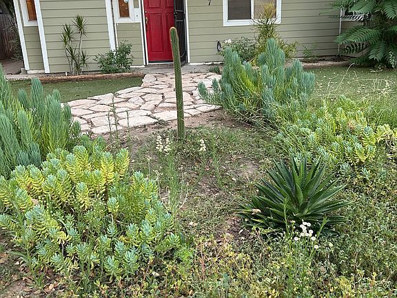 2nd image of 127 N Pueblo Ave