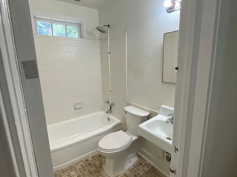 174 Marion St — Photo 10
