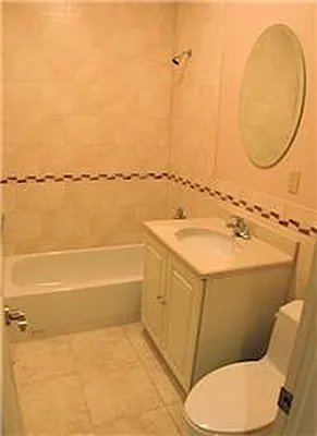 Sold by R New York | media 7