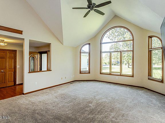5th image of 30526 E River Rd