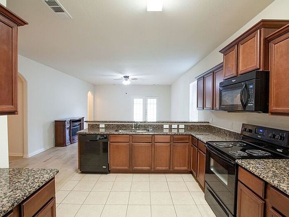 4th image of 128 Tennyson St