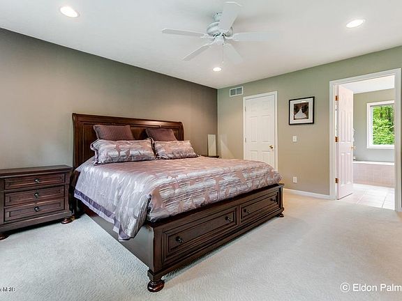 4th image of 2010 Green Timbers Dr NE