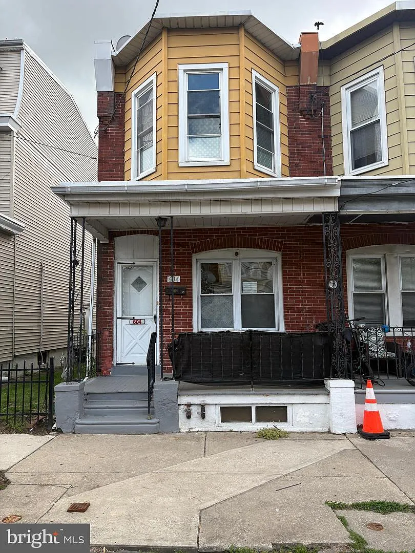 604 Hunter Street - 1 — Photo 1