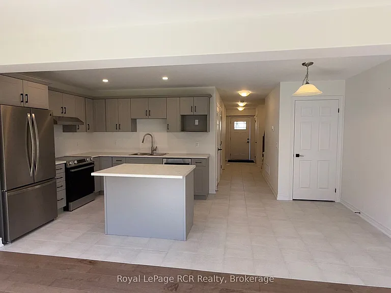 133 McCausland Dr — Photo 3