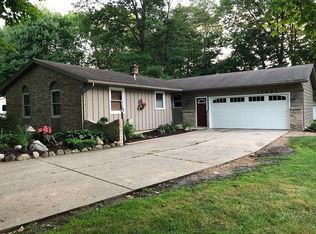11601 Woodgate Dr NW, Grand Rapids, MI