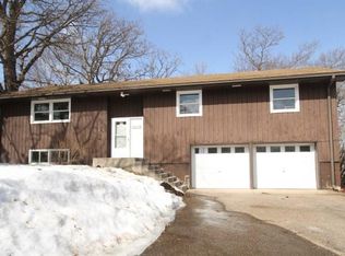 2212 Fairmeadows Rd, Stillwater, MN 55082