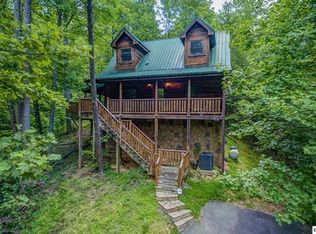 2016 Beach Front Dr, Sevierville, TN 37876