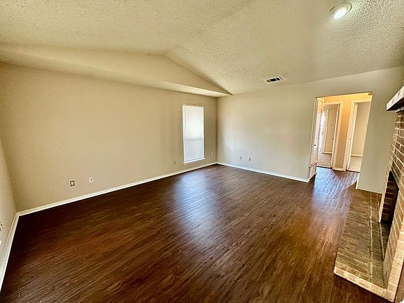2nd image of 100-102 El Dorado Dr #100