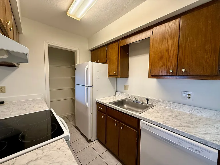 601 Bertig St — Photo 7