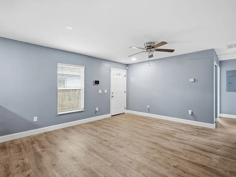 8310 N Brooks St — Photo 7