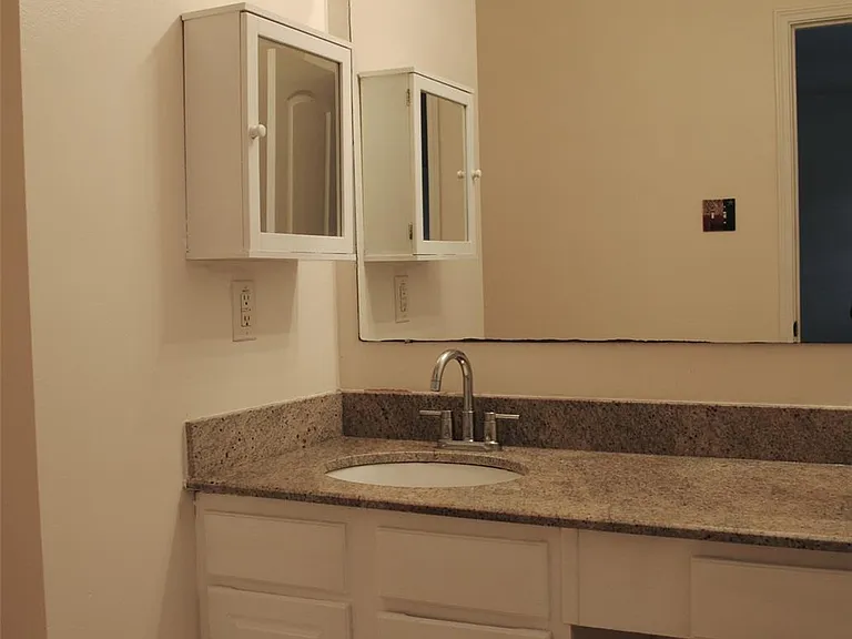 3910 Starbridge Pointe Ln — Photo 27