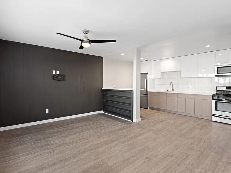 6295 Stanley Ave #8 — Photo 8