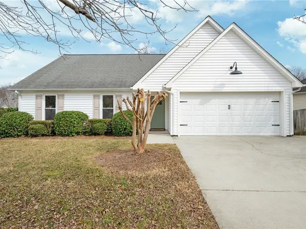 1805 Ammons Dr, Clemmons, NC 27012