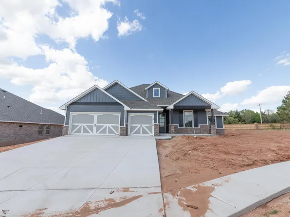 9017 Stark St, Edmond, OK 73007
