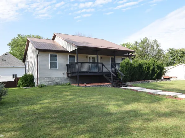 219 8th Ave SE, Clarion, IA 50525