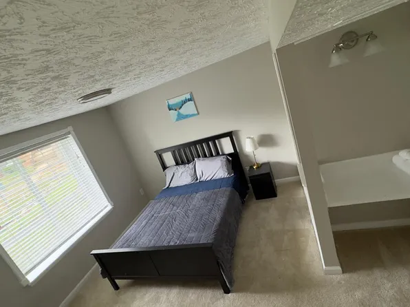 8382 Brockham Dr APT A, Alexandria, VA 22309