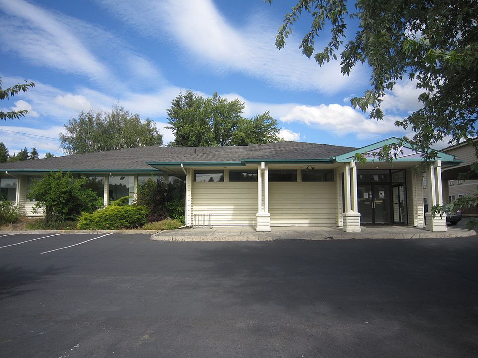1st image of 1410 SE Bishop Blvd